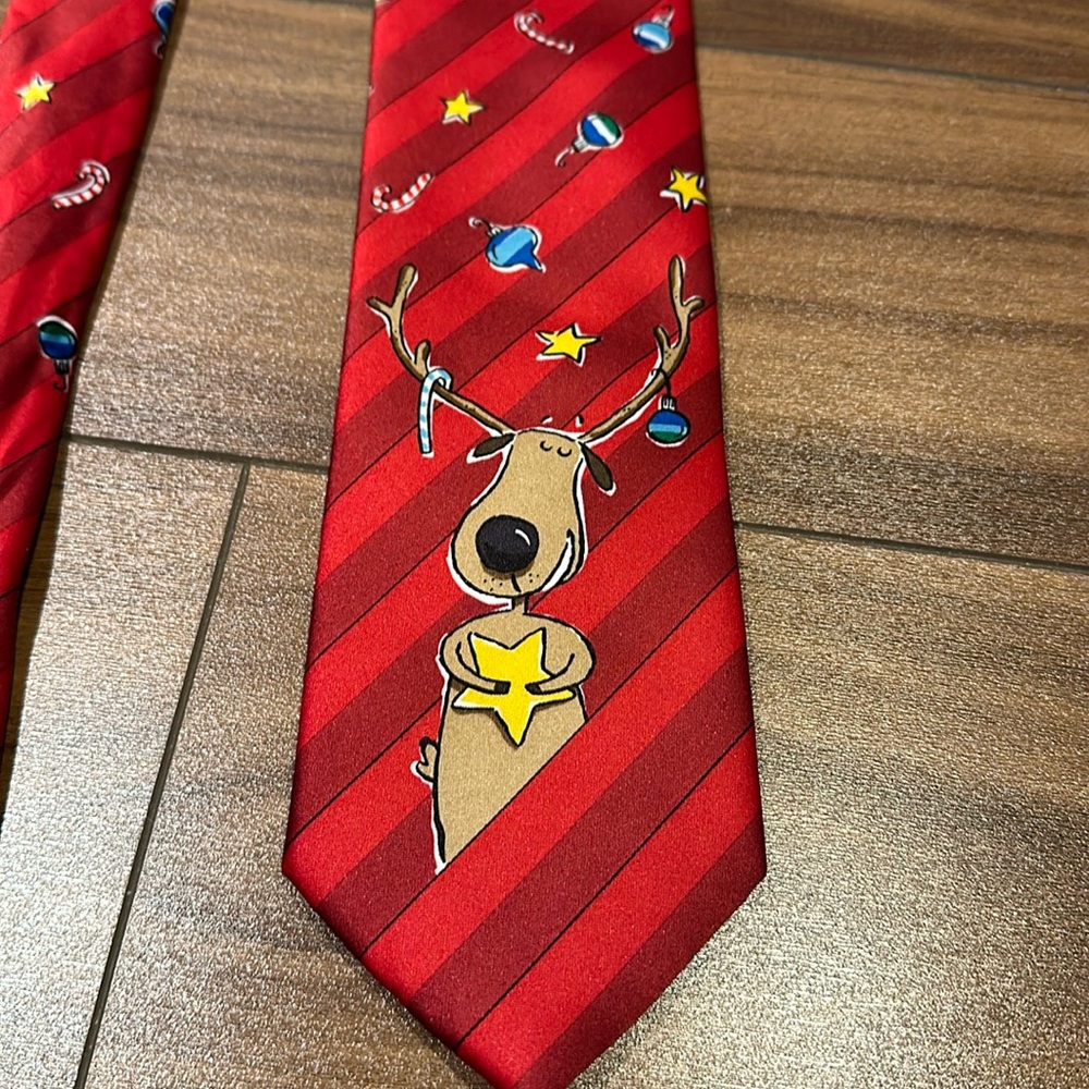 Ornamental Reindeer tie